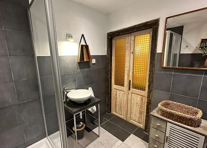 5c Luxury * Ρόβινι