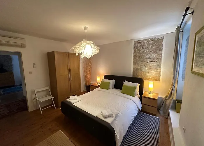 5c Luxury Apartment *