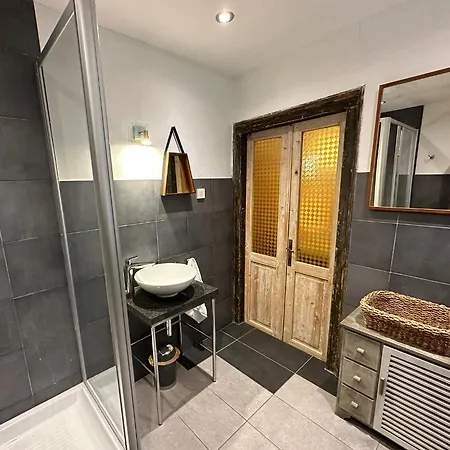 5c Luxury * 로비니